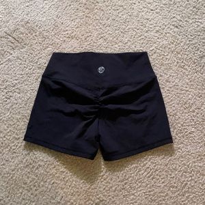 Til you collapse scrunch shorts